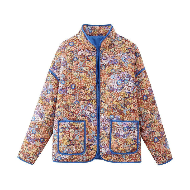 Damen gesteppte Kurzjacke mit floralem Allover-Print, leichter Wattierung, Stehkragen und aufgesetzten Taschen – Célinea