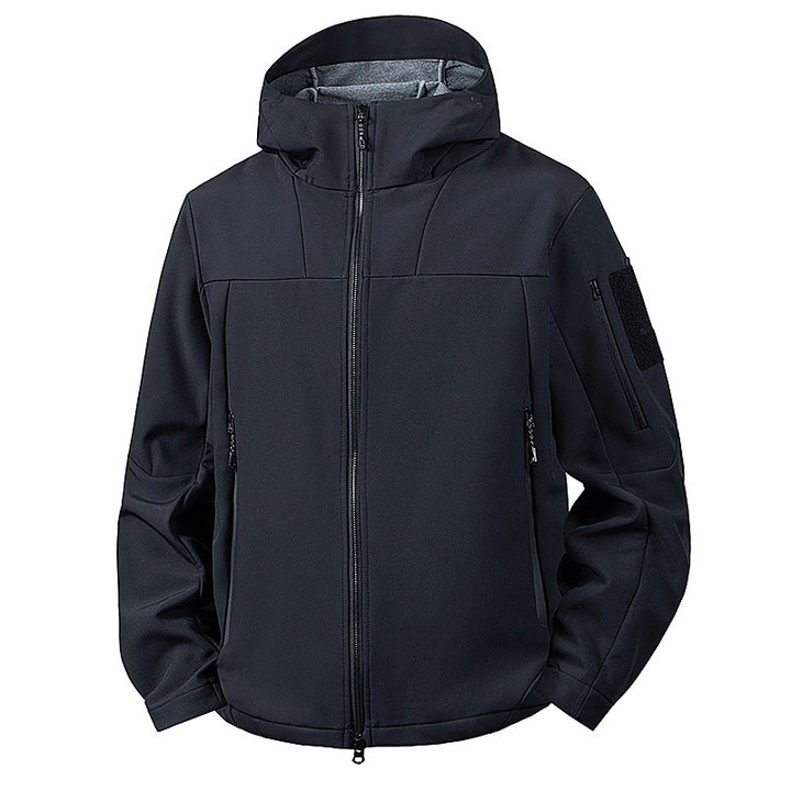 Herren Softshell-Outdoorjacke mit Kapuze, wind- und wasserabweisender Membran, verdeckten Reißverschlusstaschen und ergonomischem Schnitt Echoarchiv