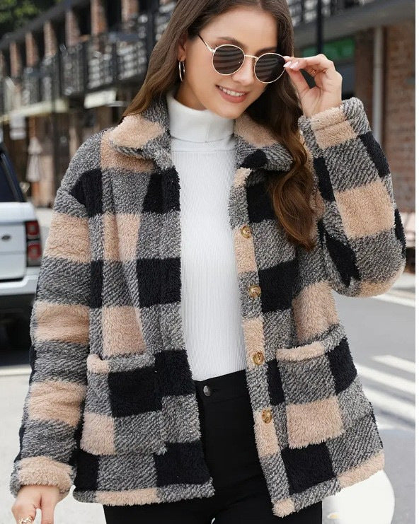Damen nan gefütterte Karo Teddy-Fleece Shacket mit Knopfleiste und aufgesetzten Taschen Echo Archiv