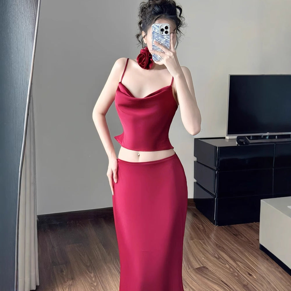 Damen elegantes zweites Etui-Kleid mit Rüschen und Trägern Echo Archiv