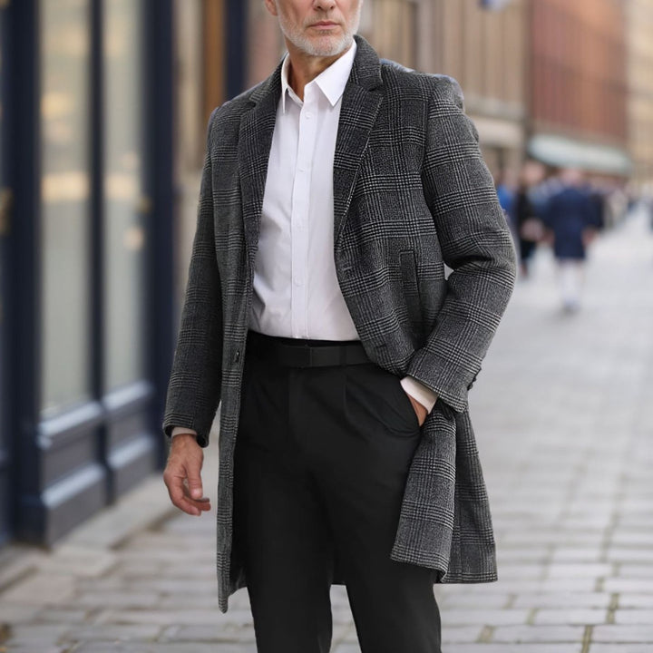 Herren eleganter Wollmantel im modernen Karodesign Echoarchiv