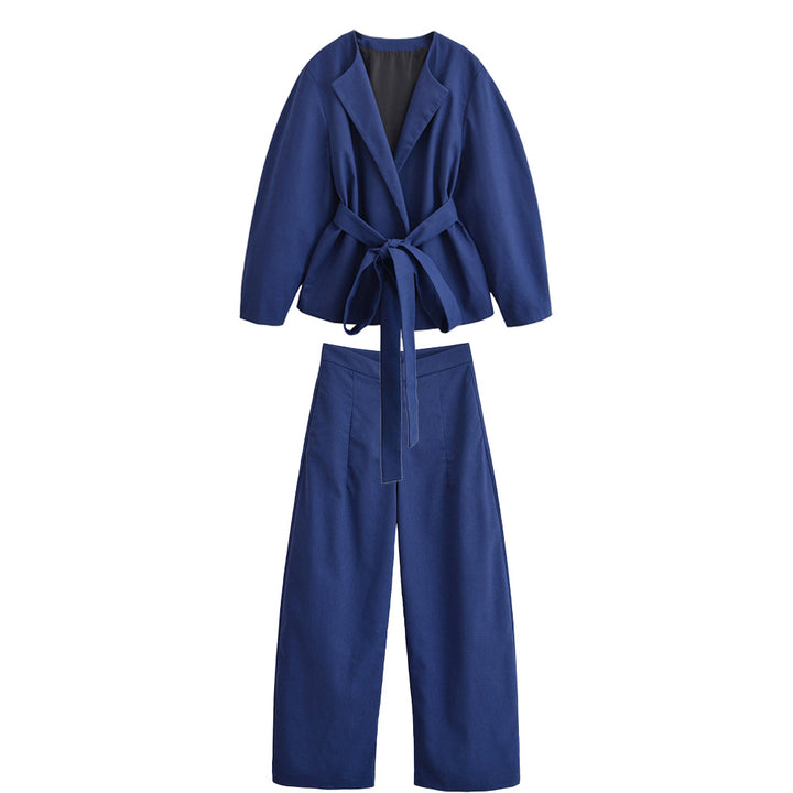 Damen Kurzblazer im Kimono‑Stil mit Bindegürtel und kastiger Silhouette Echo Archiv