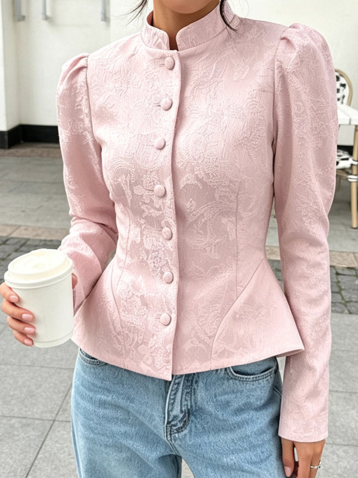 Damen taillierte Jacquard‑Bluse mit Stehkragen und dekorativer Knopfleiste Echoarchiv
