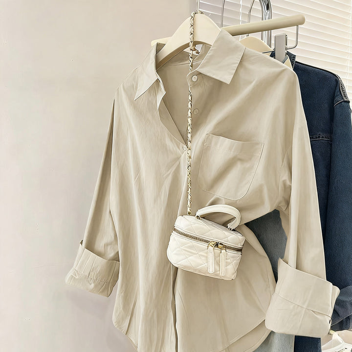 Damen oversized Hemdbluse mit Brusttasche, umgeschlagenen Ärmeln und relaxed Fit – Élovi
