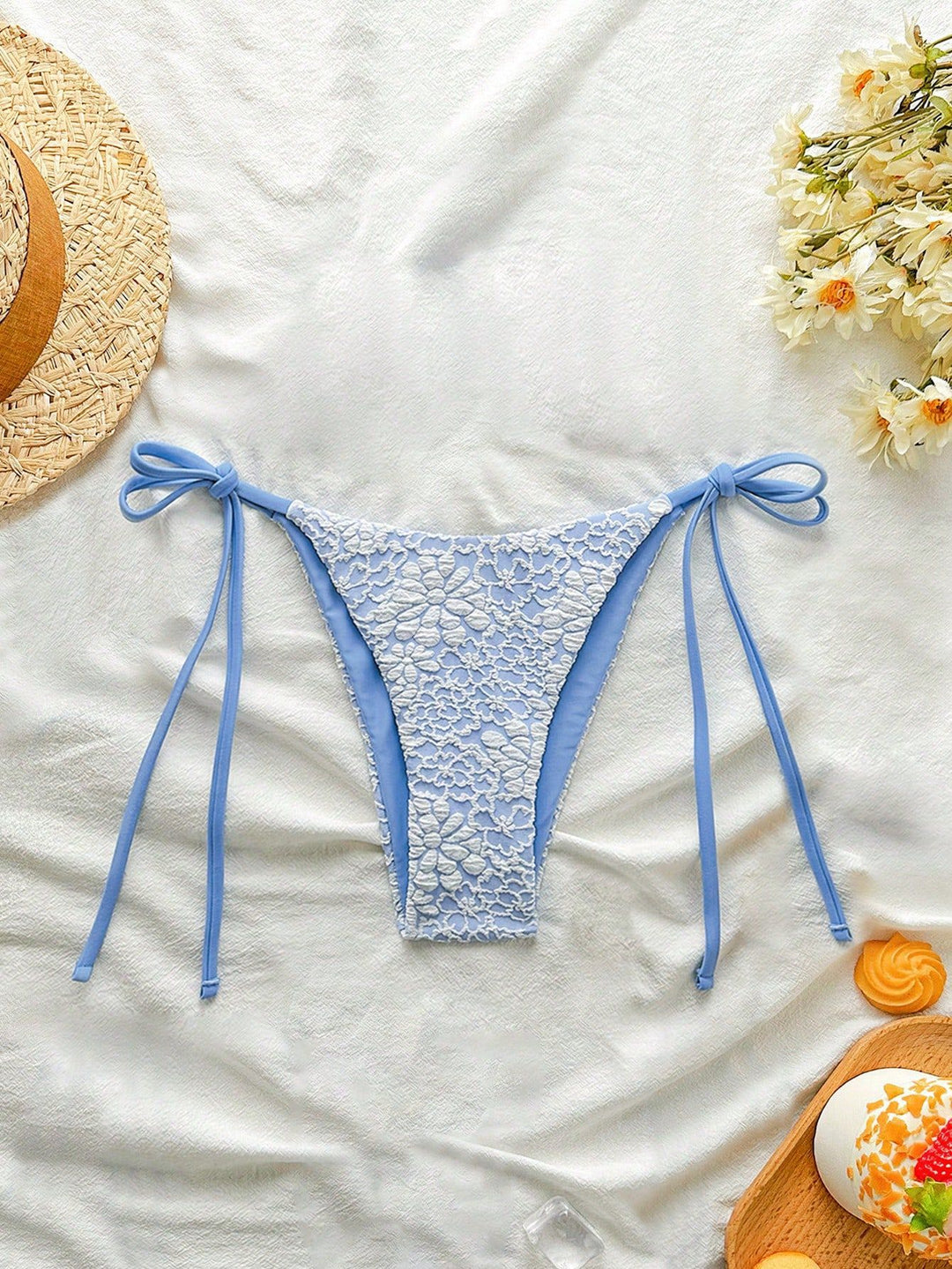 Damen Bikiniunterteil mit floralen Spitzenapplikationen Echo Archiv