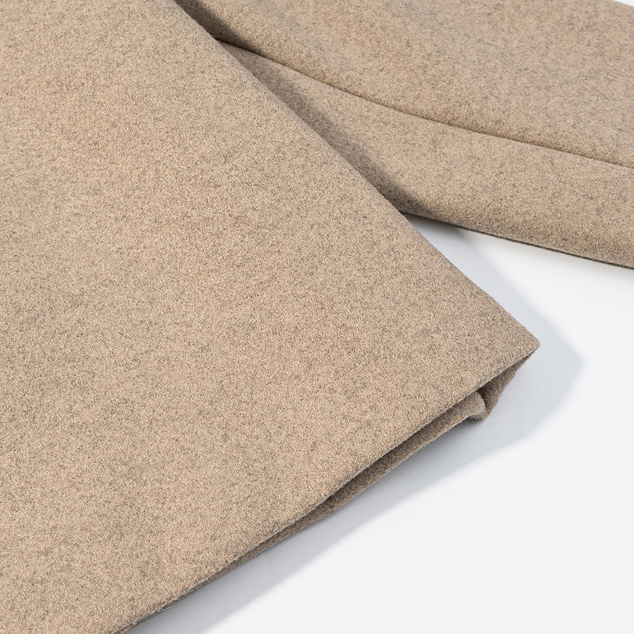 Damen kurze kastige Wollmix Jacke mit asymmetrischer Knopfleiste und Rundhalsausschnitt – Célinea