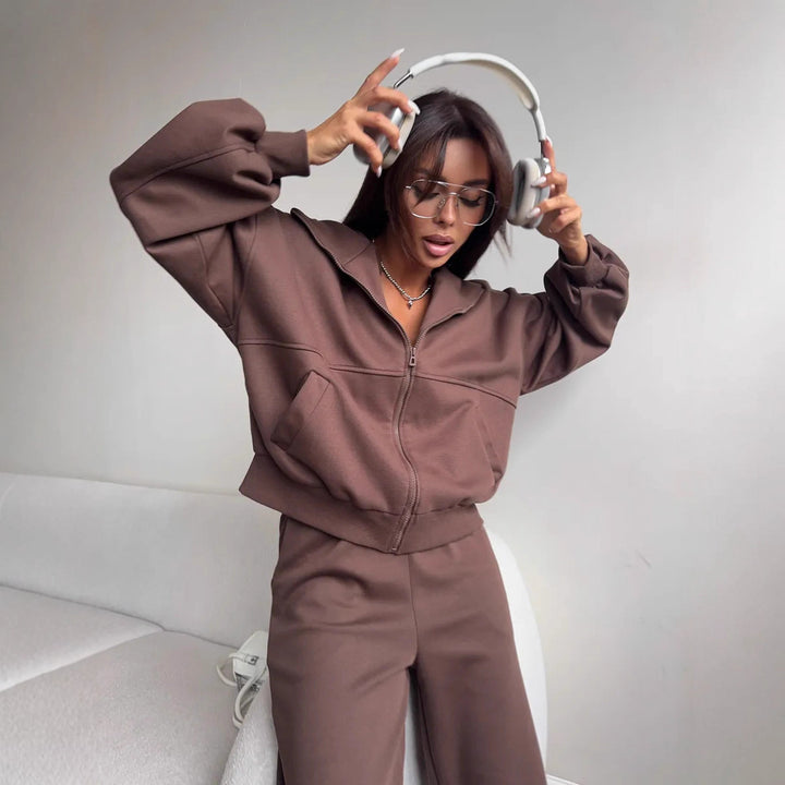Damen Oversized Hoodie-Jacke mit hoher Stehkapuze und gerader Relax-Sweathose – Auréline