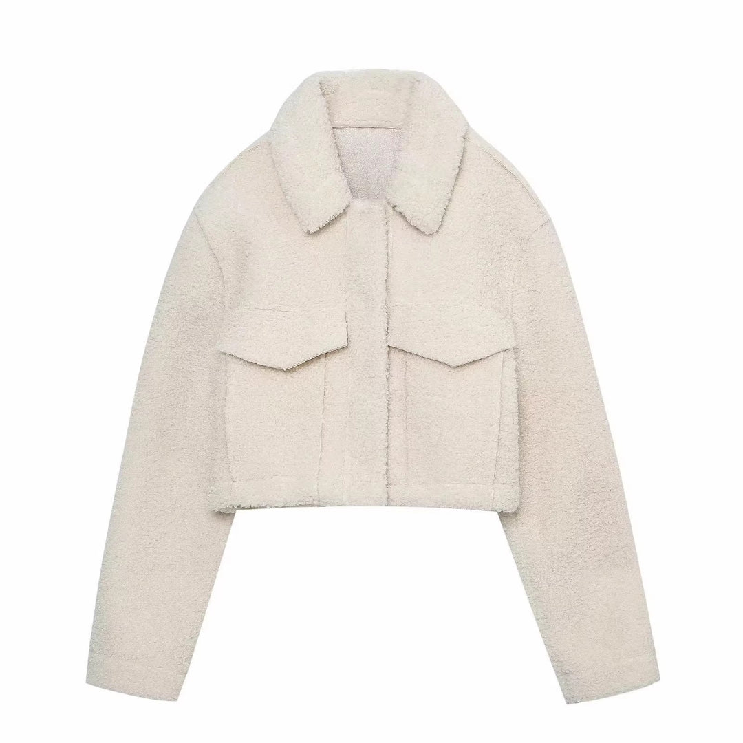 Damen Kurze Teddyjacke im Schaffell-Look mit weitem Kragen und Pattentaschen Echoarchiv