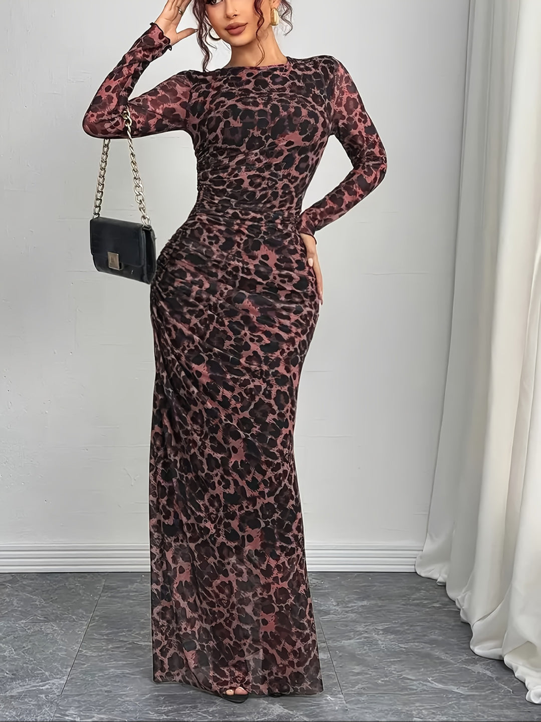 Damen nan figurbetontes Maxikleid mit Animal-Print geraffter Taille und langen Ärmeln Echo Archiv
