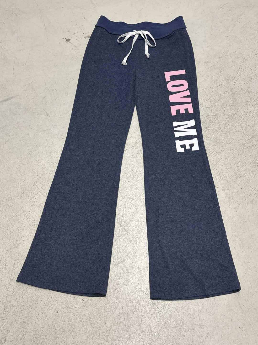 Damen Flared Jogginghose mit farblich abgesetztem Bund und modischem Schriftzug Echo Archiv