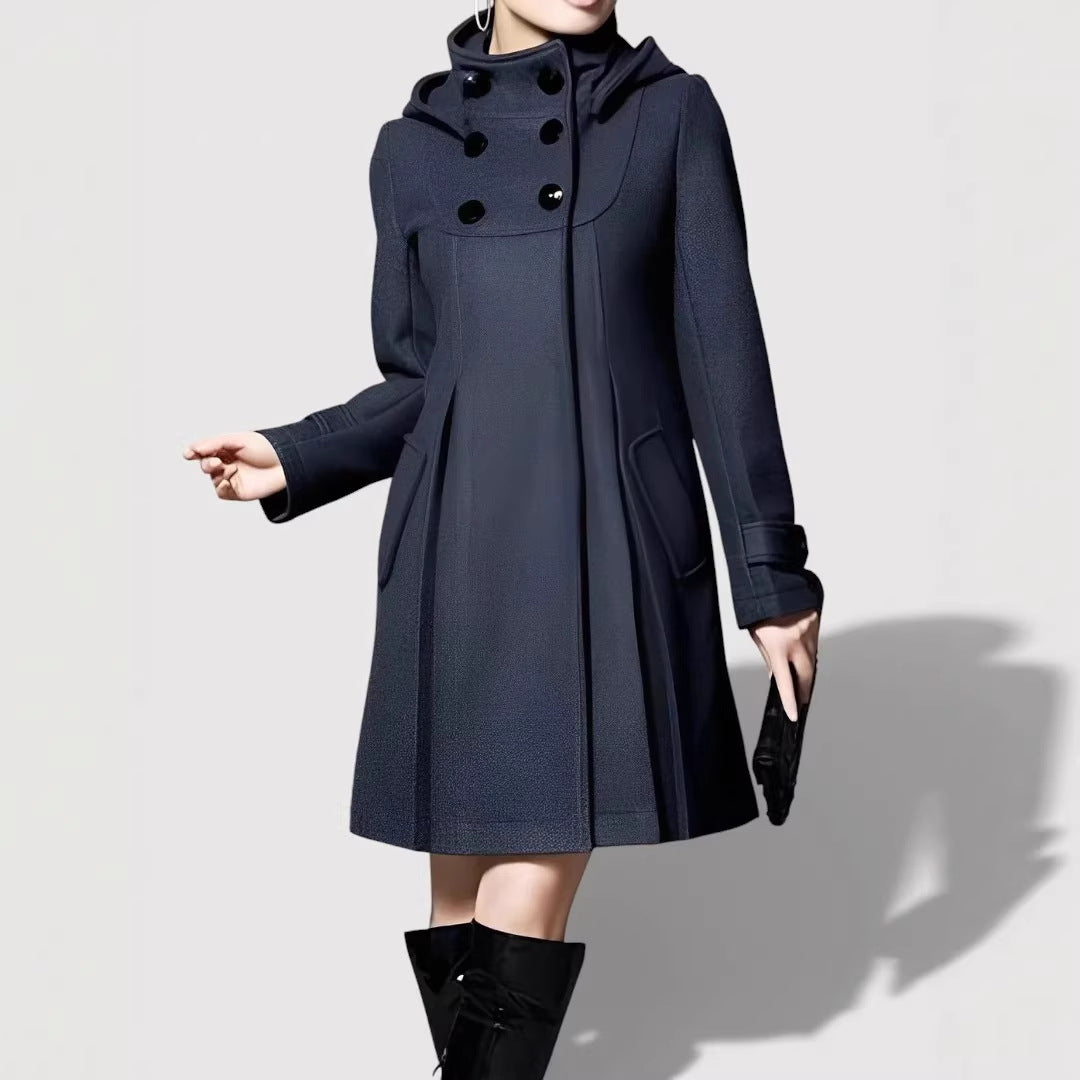 Damen Modische Übergangsjacke mit Kapuze und Knopfdetails – Célinea