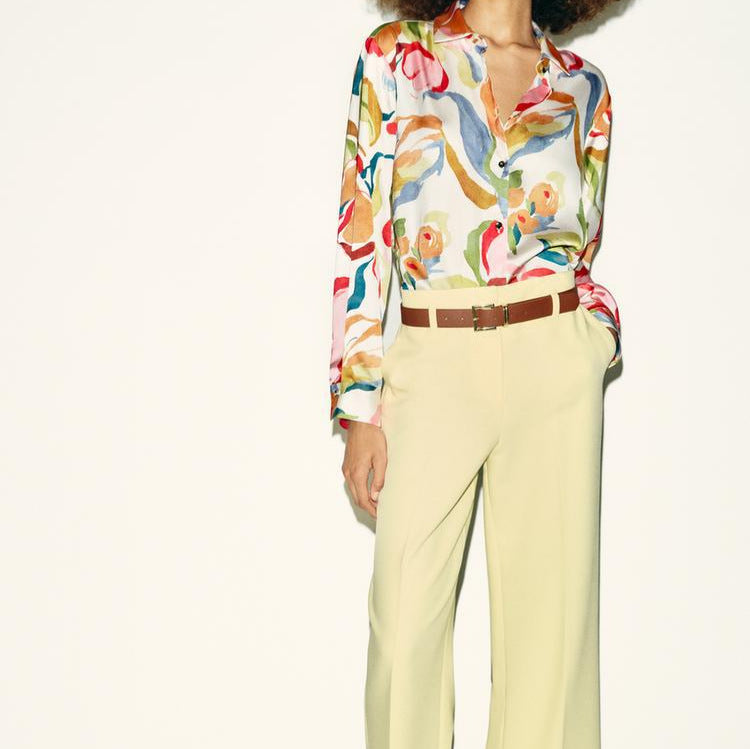 Damen Seidenimitat-Bluse mit Aquarell-Print und Hemdkragen Echoarchiv