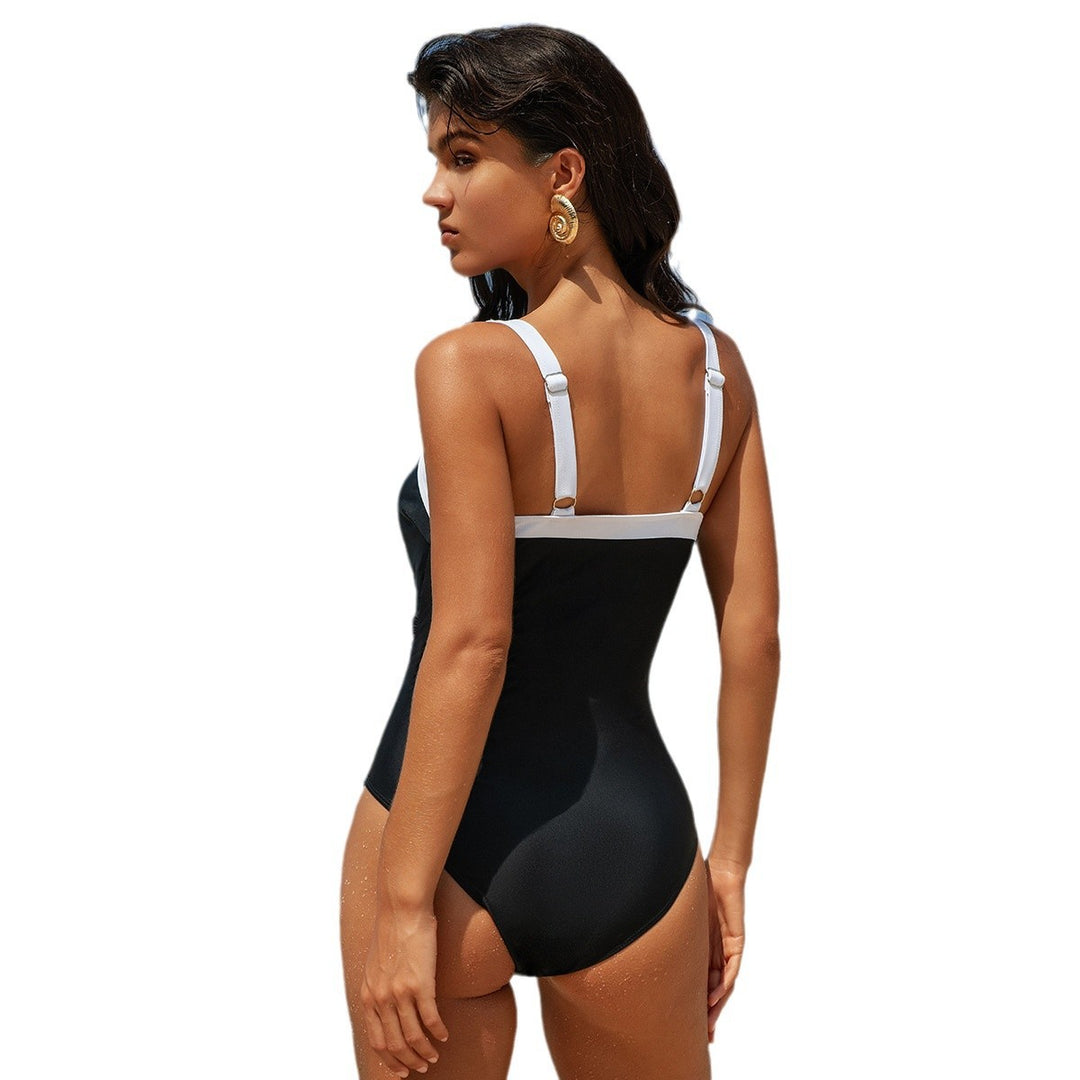 Damen Eleganter Einteiler Badeanzug mit V-Ausschnitt und feinen Kontrastdetails Echo Archiv