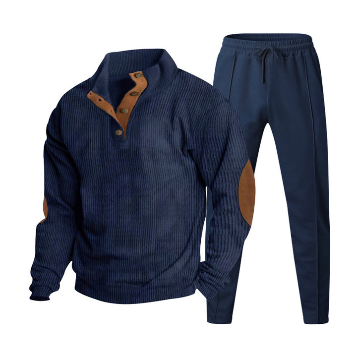 Herren nan gerippter Henley-Freizeitanzug mit dekorativer Knopfleiste und Wildleder-Ellenbogenpatch konisch geschnittene Jogginghose Echo Archiv