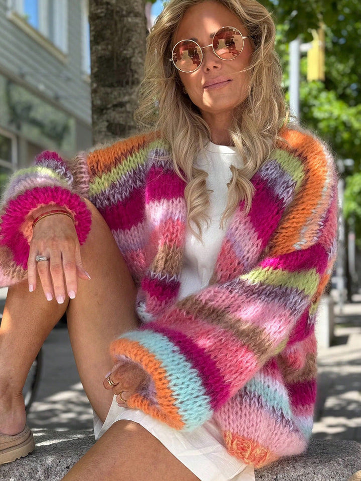 Echoarchiv | Karierter Cardigan mit Regenbogenstreifen