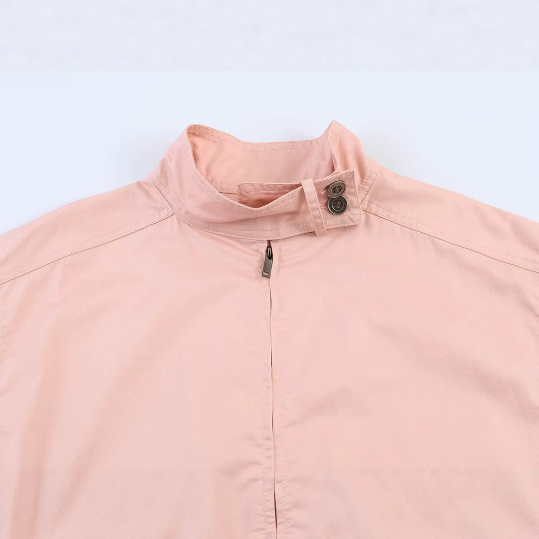 Damen Kurzjacke im Safari‑Stil mit Stehkragen, Kängurutaschen und Kordelzug Echo Archiv