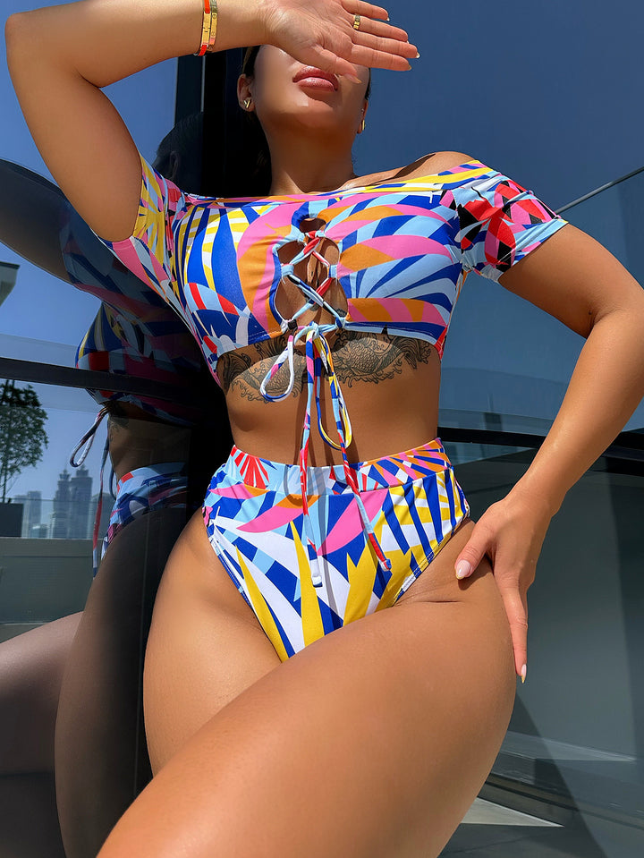 Damen Bikiniset mit modischem Off-Shoulder-Design und eleganter Schnürung Echo Archiv
