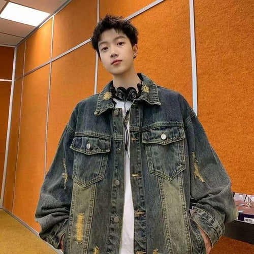 Herren Oversized Denim-Jeansjacke im Vintage-Look mit Distressed-Details und aufgesetzten Pattentaschen Echoarchiv