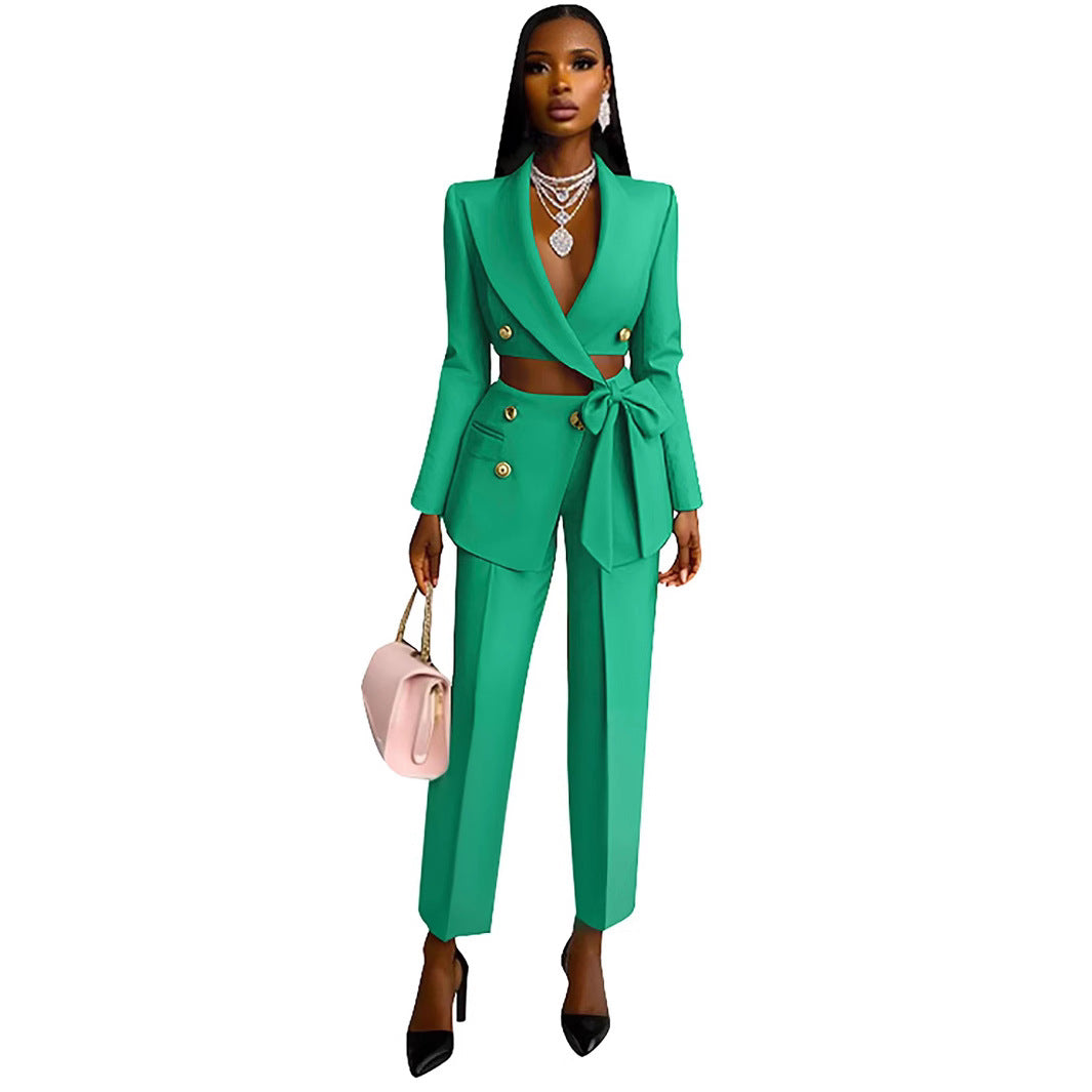 Damen Taillierter Crop-Blazer mit Zierschleife, Doppelreiher und Hochtaillierter Hose – Valéne