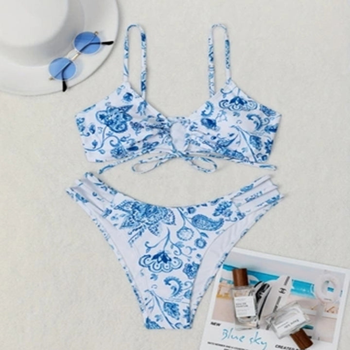 Damen Bikini-Set mit floralem Wickeldetail und hochgeschnittenem Slip Echo Archiv