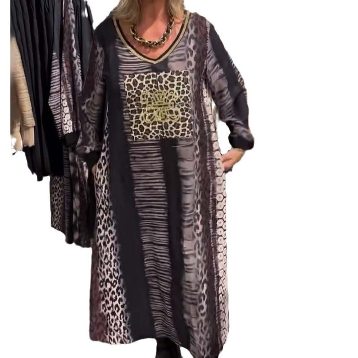 Damen nan fließendes Paneel-Longdress mit Patchwork-Animalprint und goldfarbener Brustapplikation Echo Archiv
