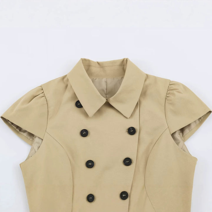 Damen Kurztaillierter Blouson mit hohem Funnelkragen und Tunnelzugtaillierung Echo Archiv