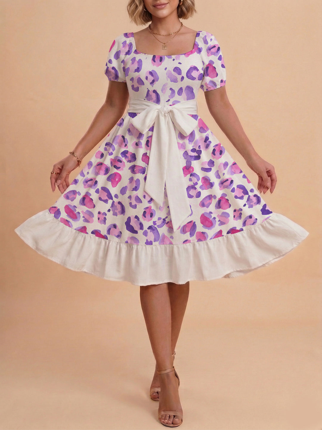 Damen Sommerliches Blumenkleid mit taillierbarem Gürtel und voluminösen Ärmeln Echo Archiv