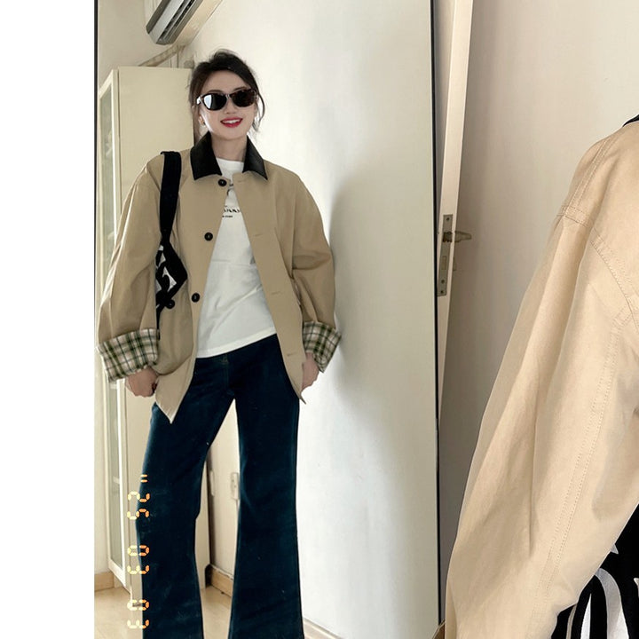 Damen Kurztrenchjacke im Oversize-Schnitt mit Kontrastkragen und karierten Umschlagmanschetten Echoarchiv