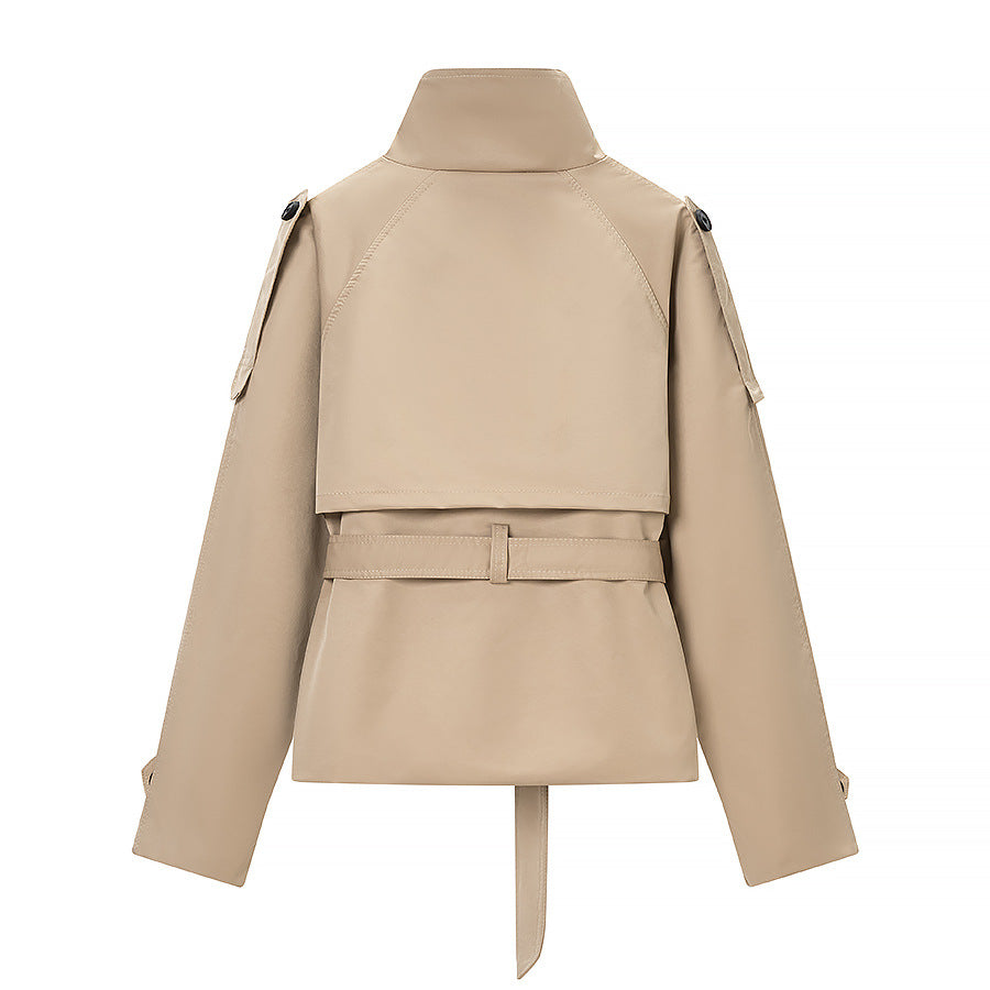 Damen Kurz geschnittener taillierter Trenchcoat mit hoher Knopfleiste und Taillengürtel Echo Archiv