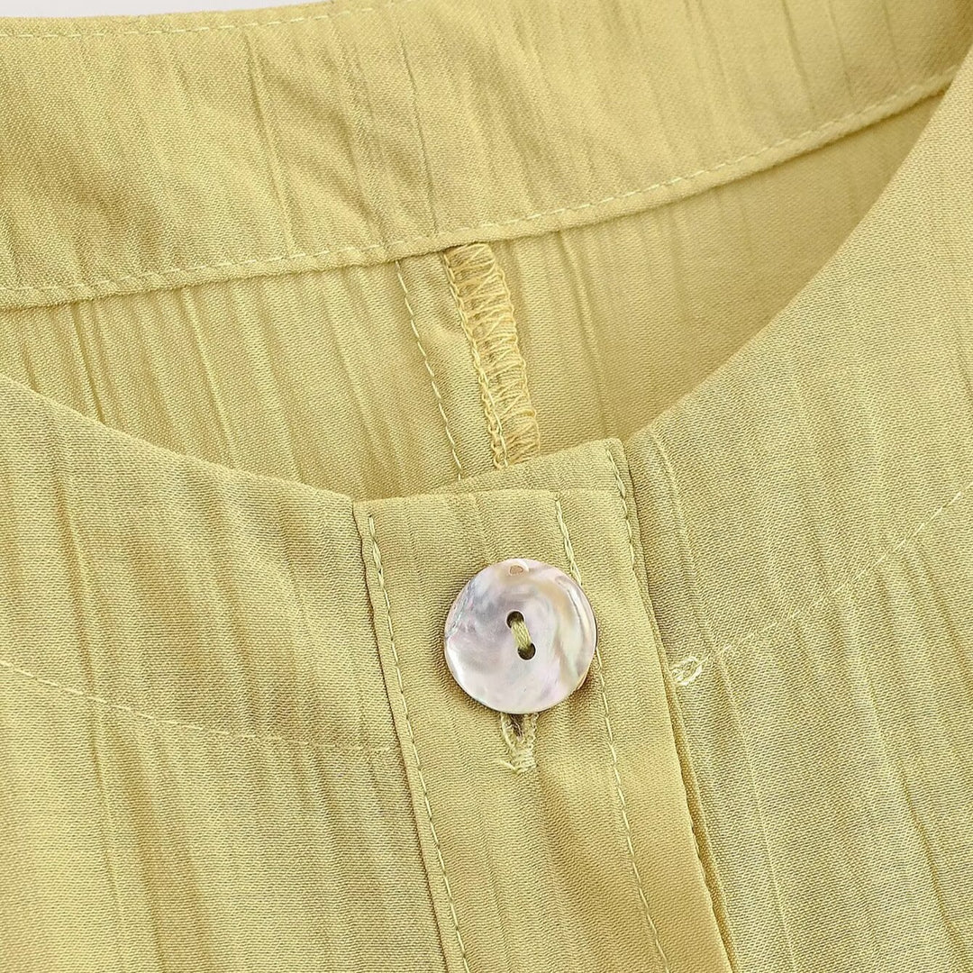 Damenbluse mit Puffärmeln und dekorativen Knöpfen Echo Archiv