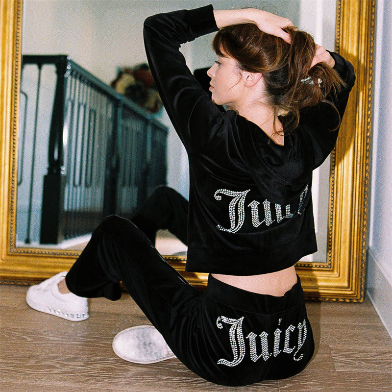 Damen nan luxuriöser Velours Trainingsanzug mit Reißverschlussjacke und Jogginghose Echo Archiv