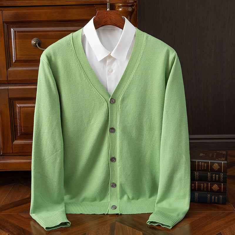 Herren lässige Strickjacke mit tiefem V-Ausschnitt und Knopfdetails Echoarchiv