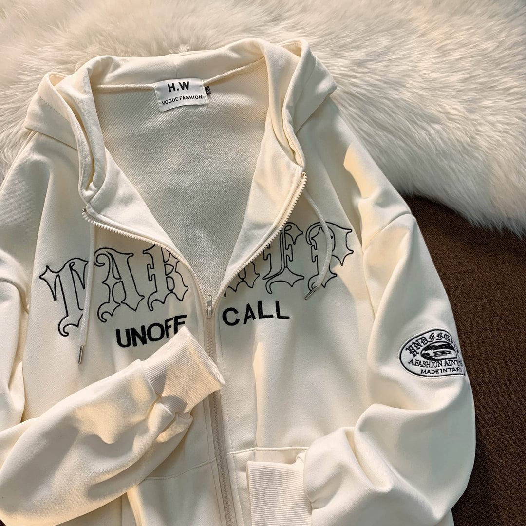Unisex Reißverschluss-Hoodie mit Gothic-Schriftzug, Kapuze, Kängurutasche und Ärmelflock-Patch – Auréline