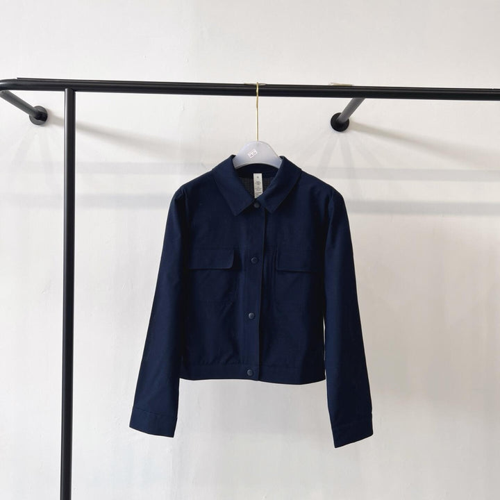 Damen Kurze Overshirt-Jacke aus leichtem Baumwollmix mit Brusttaschen Echoarchiv