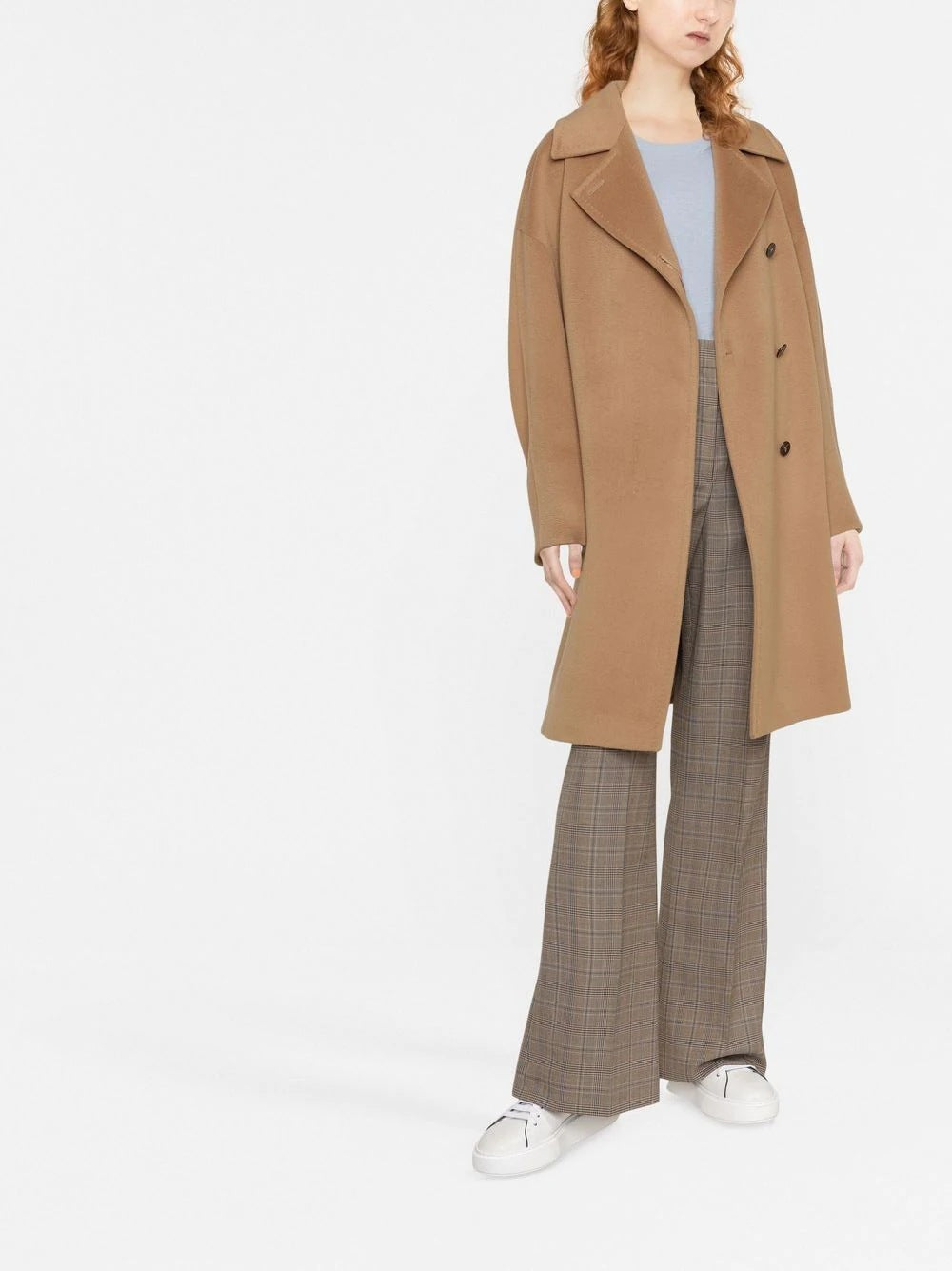 Damen Oversize Wollmix‑Mantel mit überschnittener Schulter und minimalistischer Knopfleiste Echoarchiv