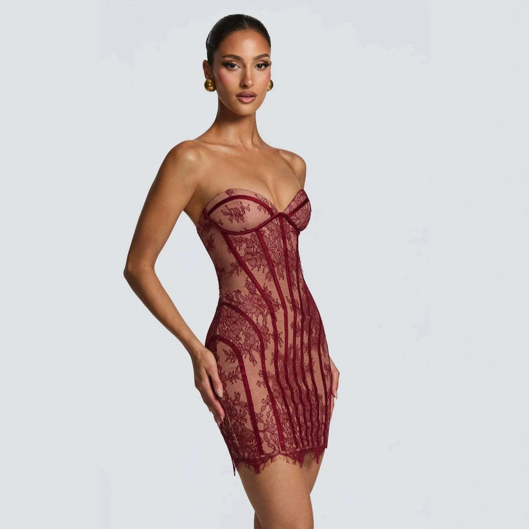 Damen Raffiniertes Spitzenkleid mit trägerlosem Design und edlen Verzierungen Echo Archiv