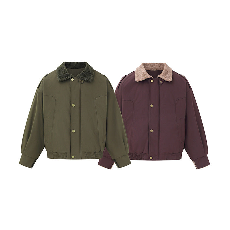 Damen Kurz geschnittener Boxy‑Blouson mit Teddykragen und Schulterlaschen Echoarchiv