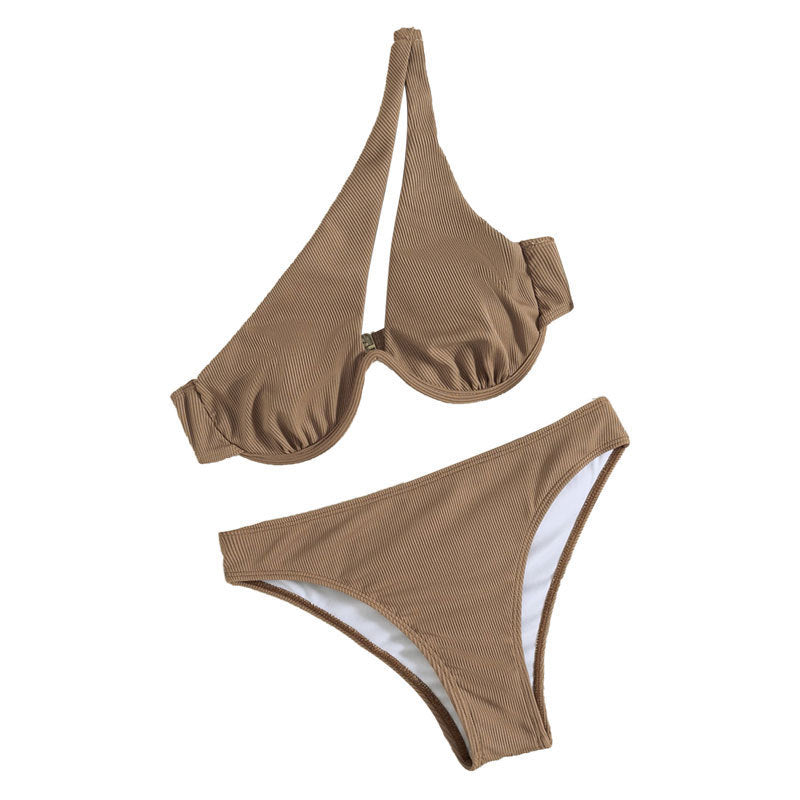 Damen Triangel-Bikini mit asymmetrischem Trägerdesign und modischen Rüschendetails Echo Archiv