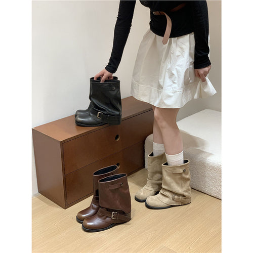 Damen Slouchy Bikerstiefeletten mit verstellbarem Schnallenriemen und runder Zehenform – Varelle