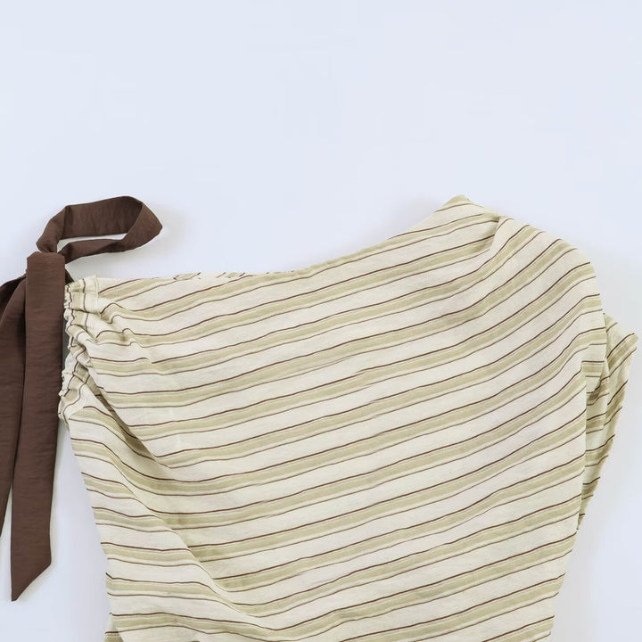 Damen asymmetrisches Oberteil mit eleganter Bindegurtdetail und feinen Streifen Echo Archiv
