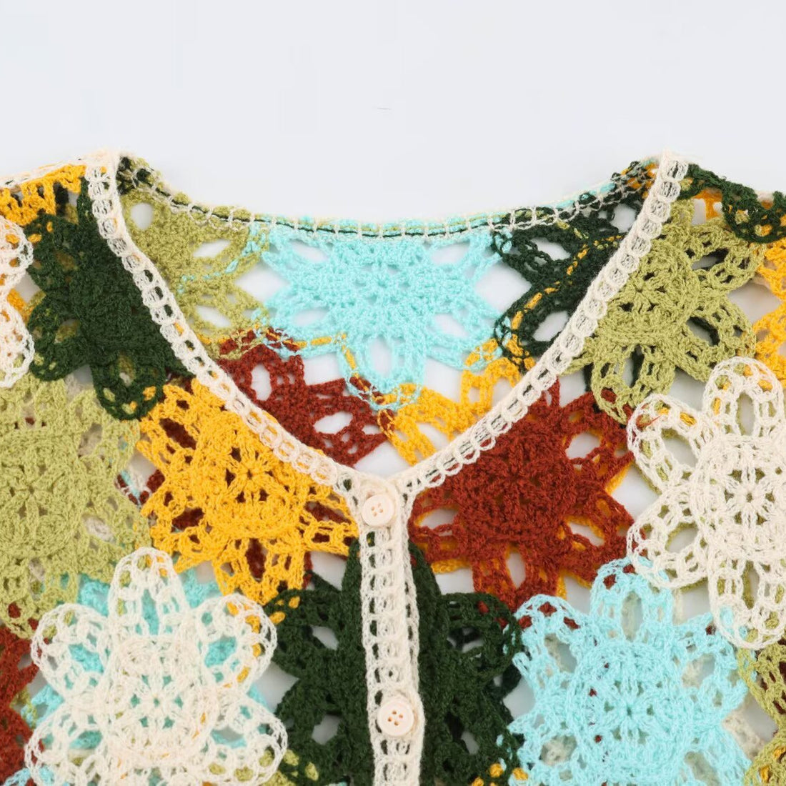 Damen Leichter Häkel-Cardigan mit floralen Häkelmotiven und Knopfleiste Echoarchiv