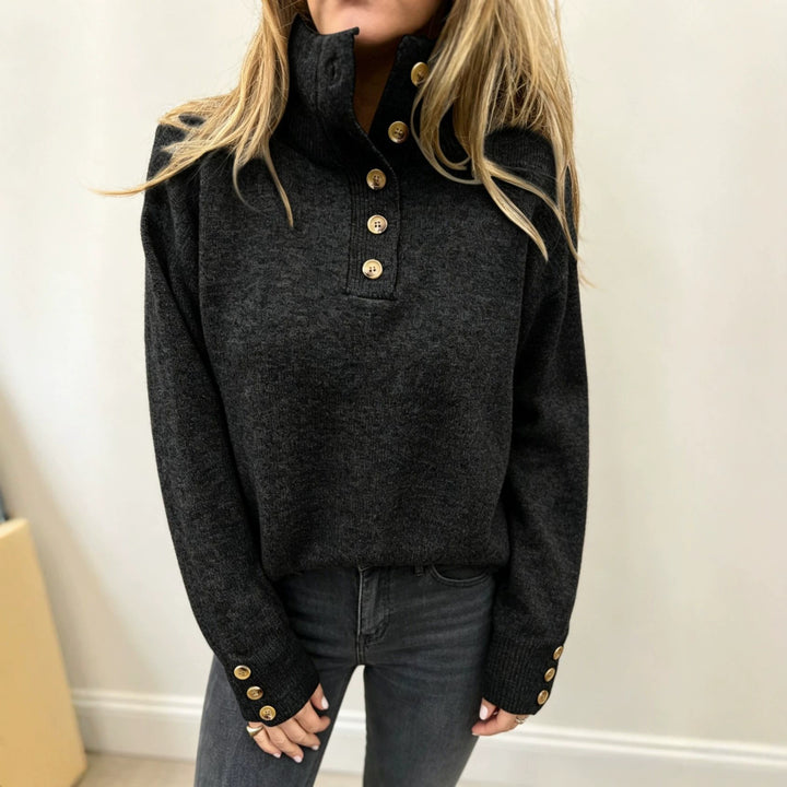 Damen Strickpullover mit hohem Knopfkragen, dekorativer Frontleiste und Zierknöpfen – Mavelle