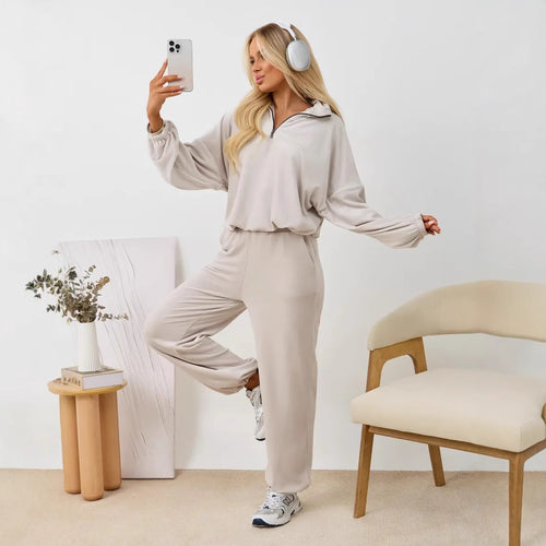 Damen samtiges zweiteiliges Lounge-Set mit Kapuzen-Halbzip und elastischer Bundhose – Auréline