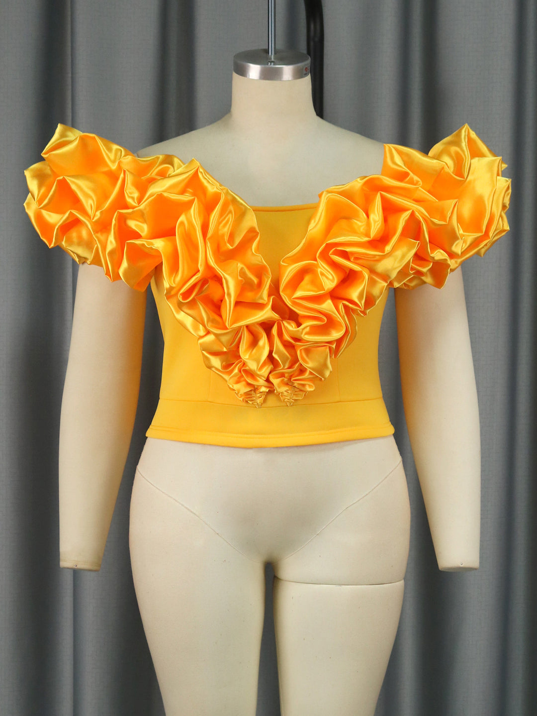 Damen Chice Bluse mit voluminösen Rüschendetails Echo Archiv