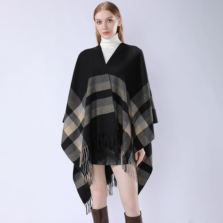 Damen Grobgewebte Cape‑Ruana im Oversize mit verlaufendem Karomuster und Fransensaum Echo Archiv
