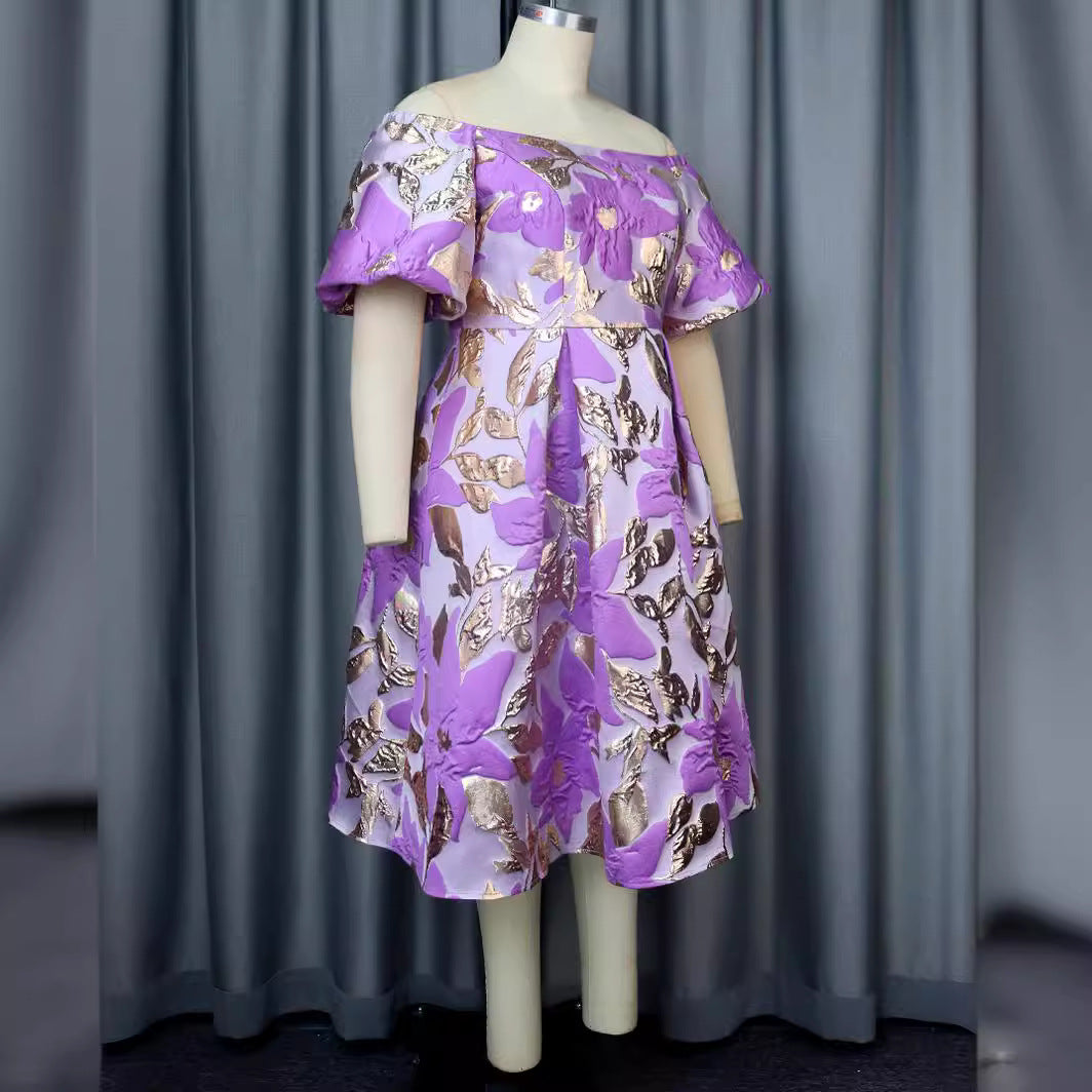 Damen Off-Shoulder Kleid mit floralen Präge-Details Echo Archiv