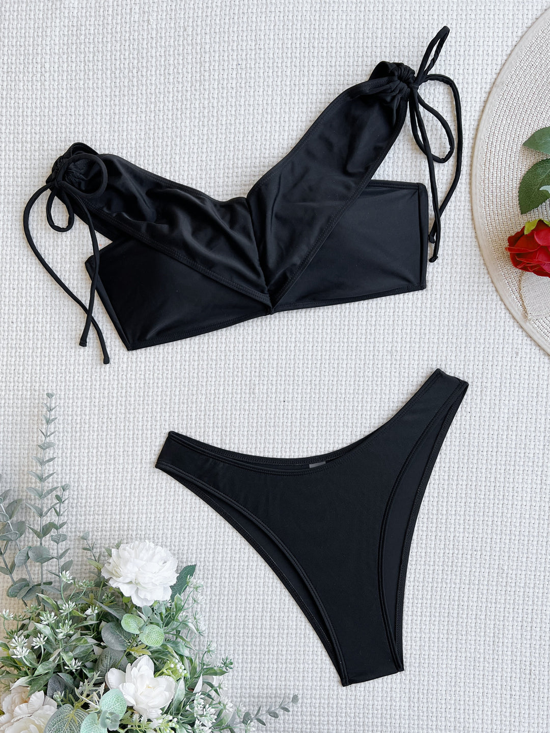 Damen Bandeau-Bikini mit verstellbaren Trägern und elegantem Twist-Design Echo Archiv