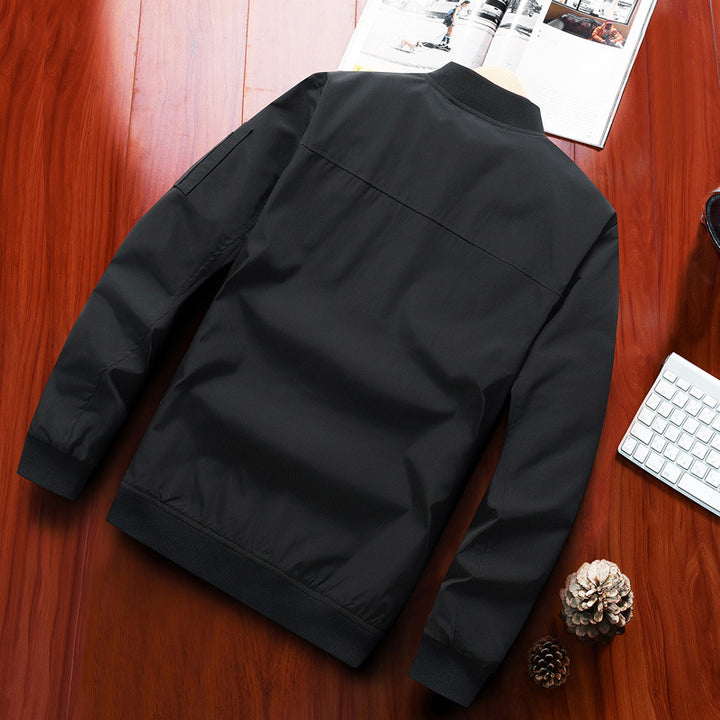 Herren leichte Nylon-Bomberjacke im Aviator‑Utility‑Stil mit Ärmeltasche und Rippbündchen Echoarchiv