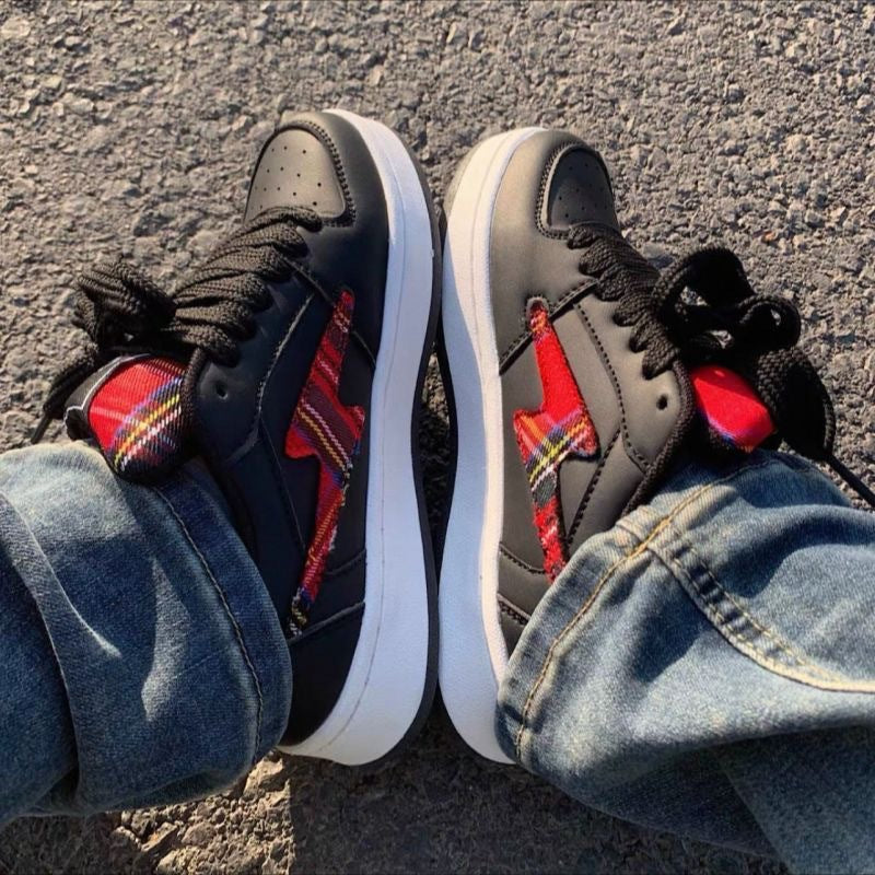 Damen Sportliche Sneakers mit kariertem Detail und verstärkter Sohle Echo Archiv