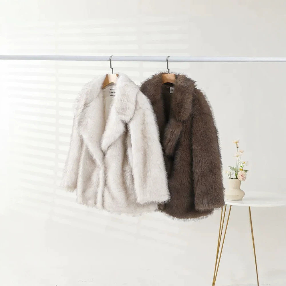 Damen Kurz geschnittener Faux‑Fur‑Mantel mit Boxy‑Silhouette und Stehkragen Echo Archiv